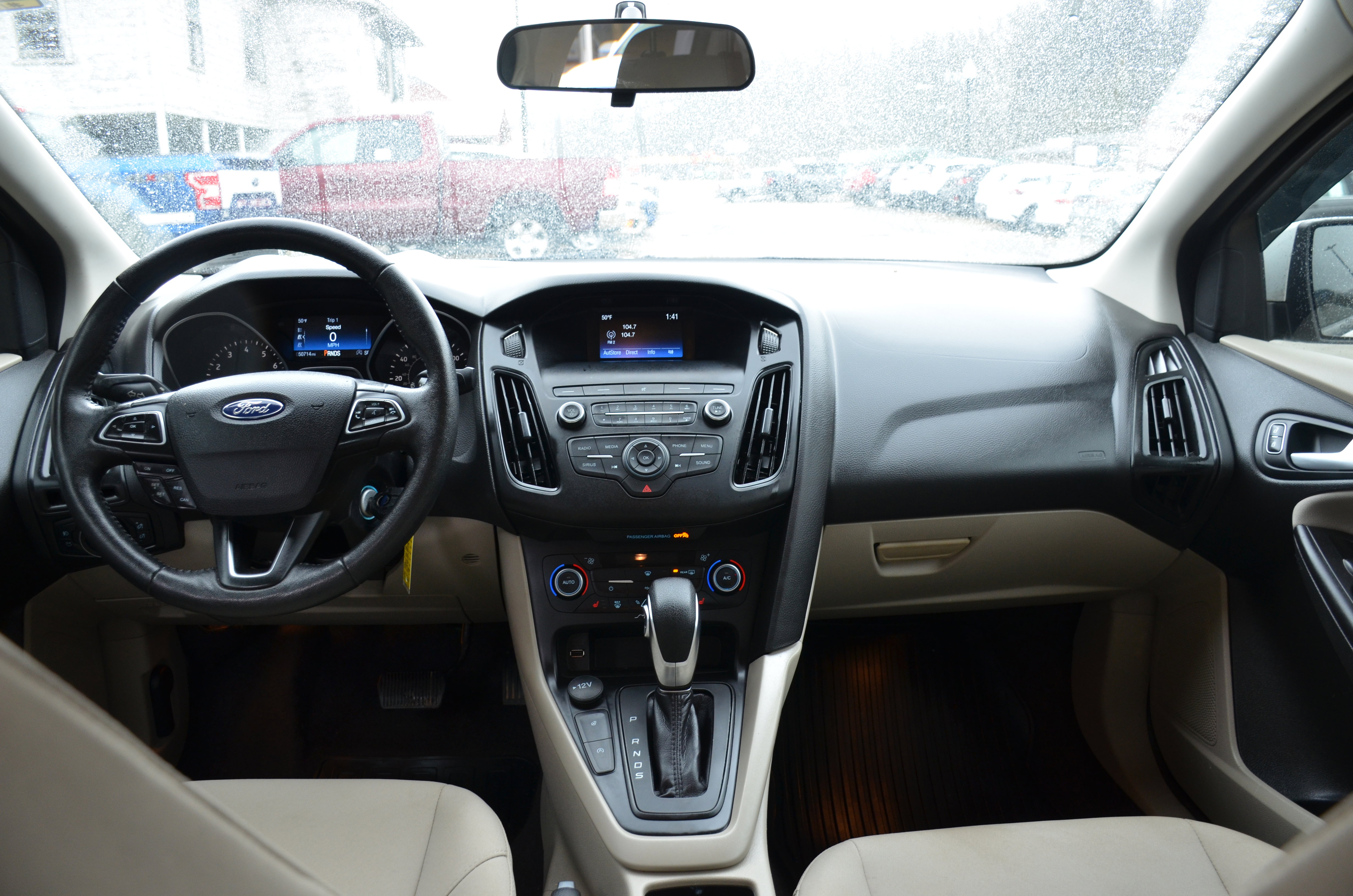 Used 2018 Ford Focus SE w/ SE Appearance Package image 19