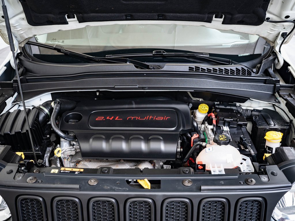 Used 2016 Jeep Renegade Trailhawk w/ Premium Trailhawk Package image 43