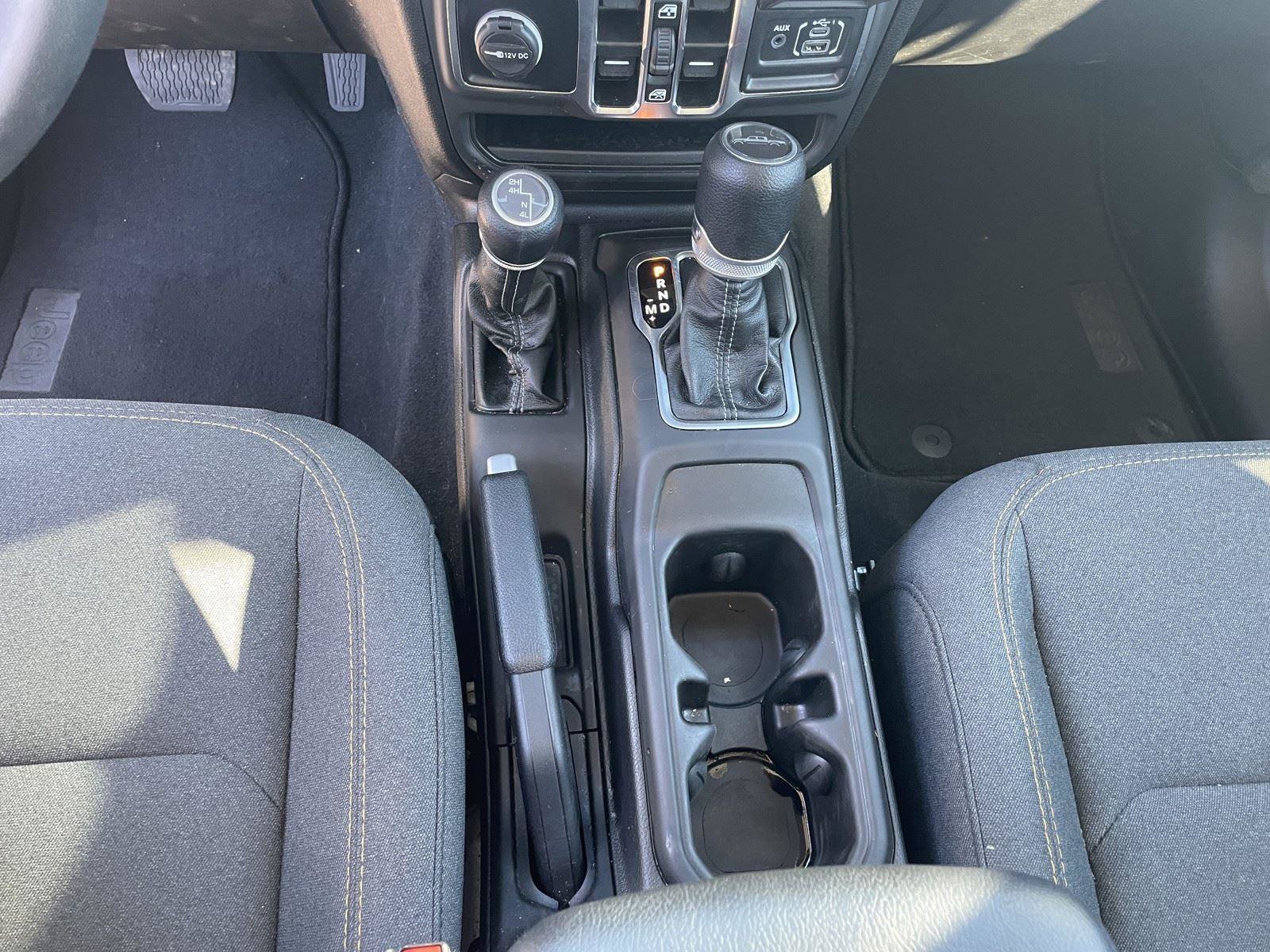 Used 2025 Jeep Gladiator Sport image 17