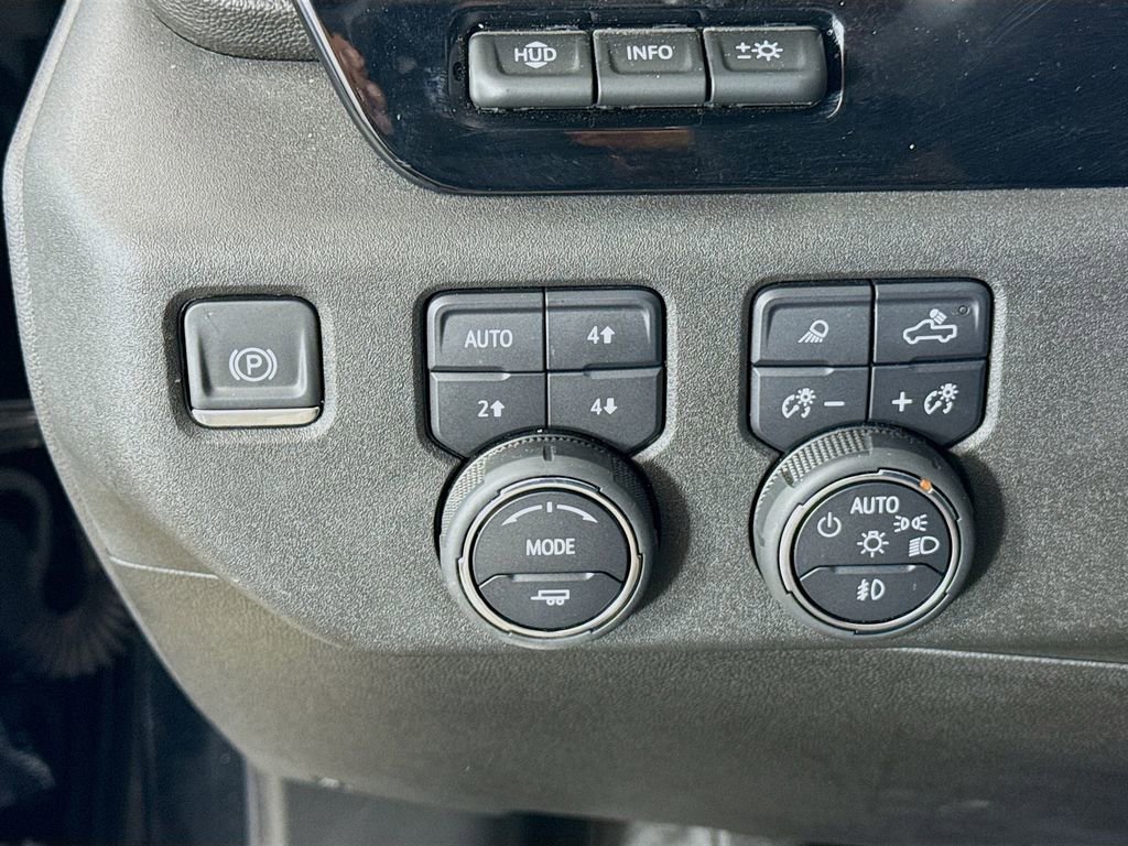 Used 2024 Chevrolet Silverado 2500 ZR2 w/ Technology Package image 10
