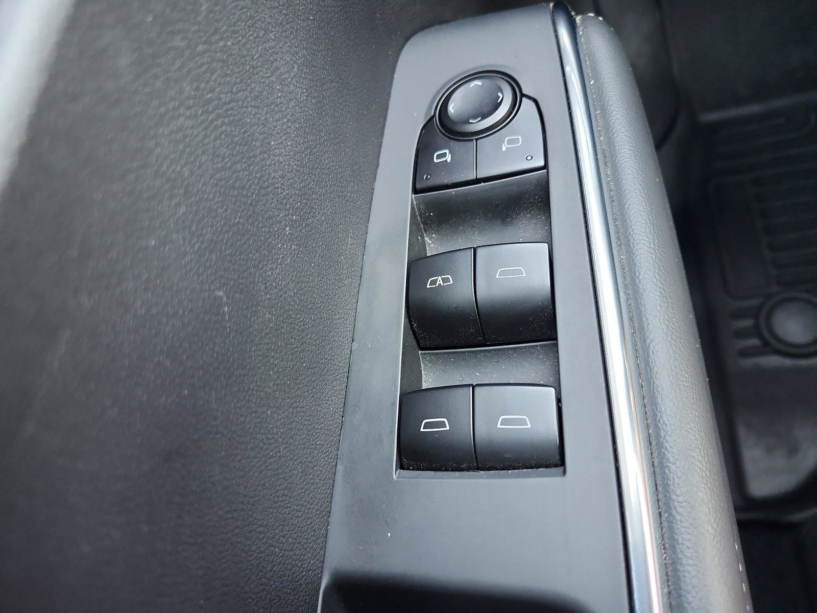 Certified 2025 GMC Acadia Elevation AWD/4WD image 18