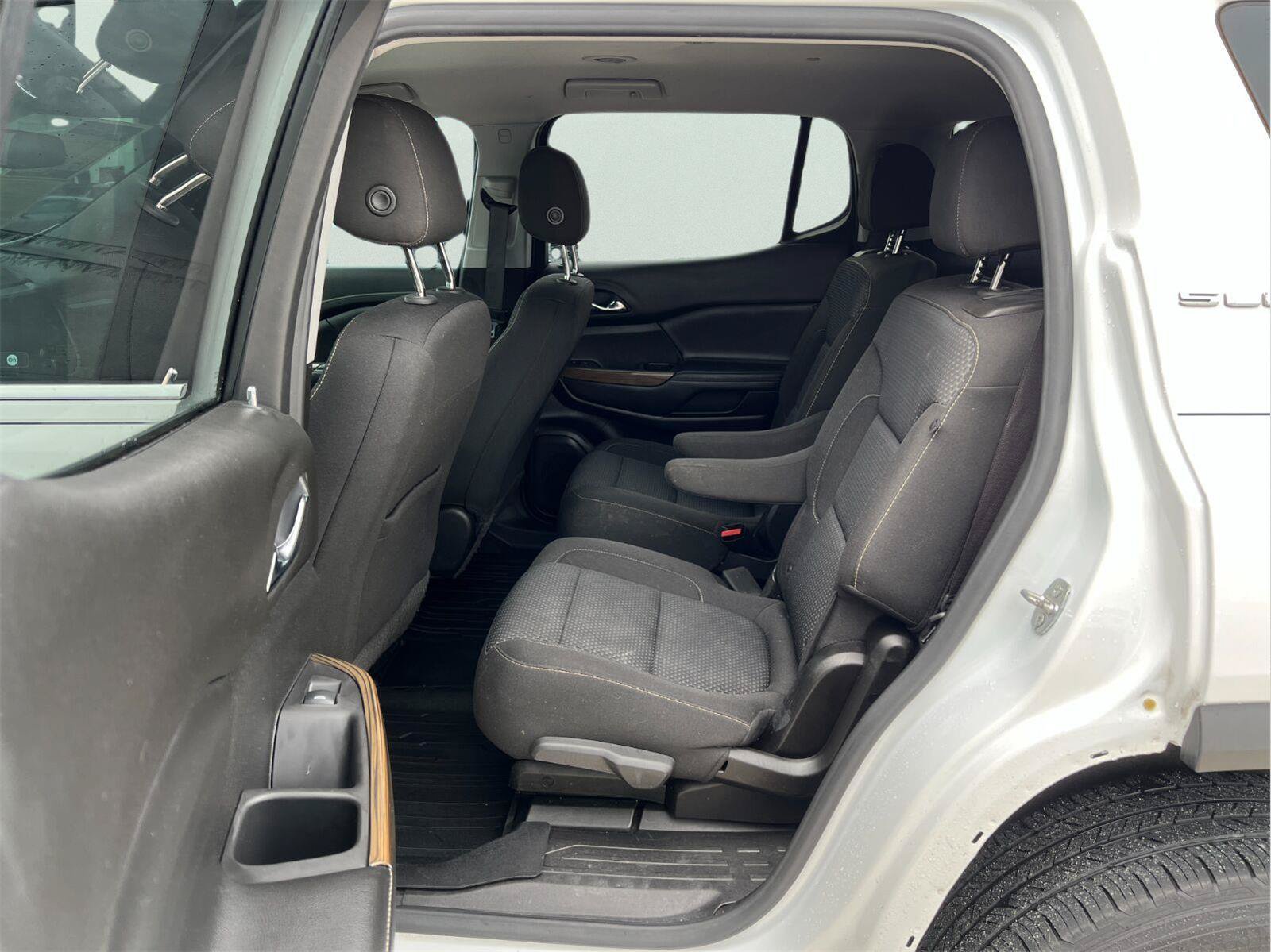 Used 2021 GMC Acadia SLE w/ LPO, Floor Liner Package FWD image 12