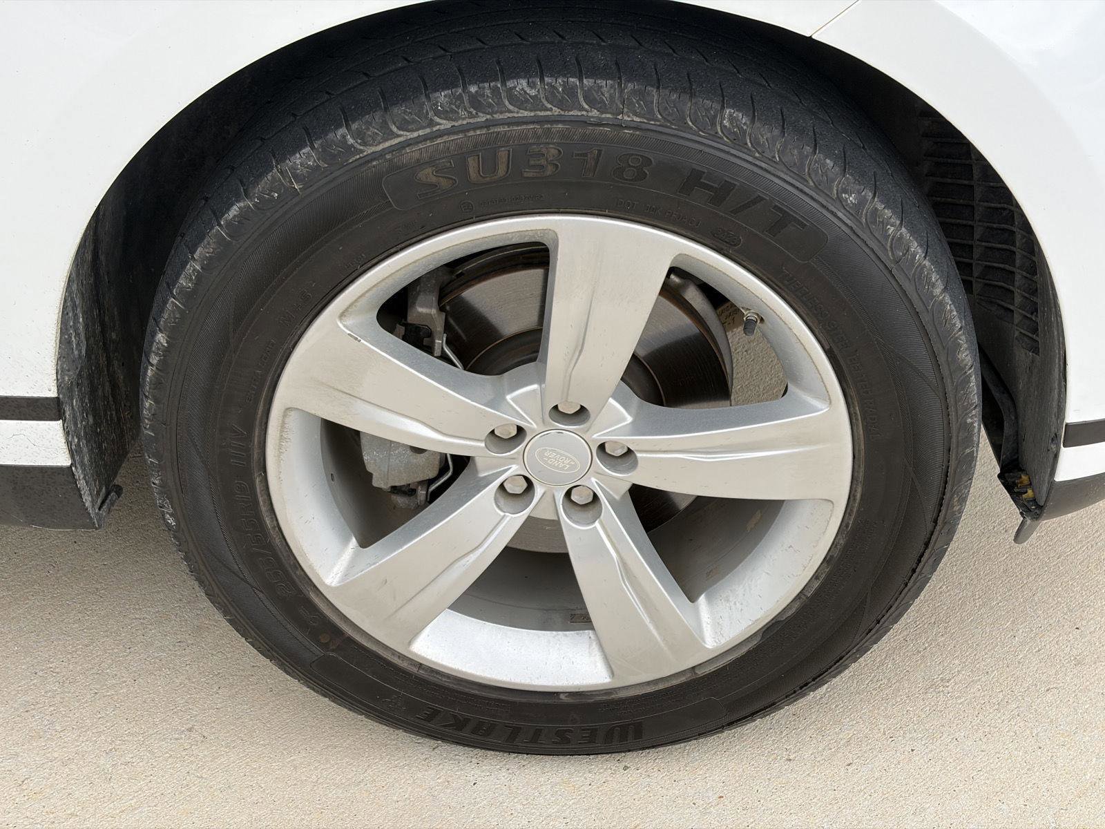 Used 2018 Land Rover Range Rover Velar S image 25