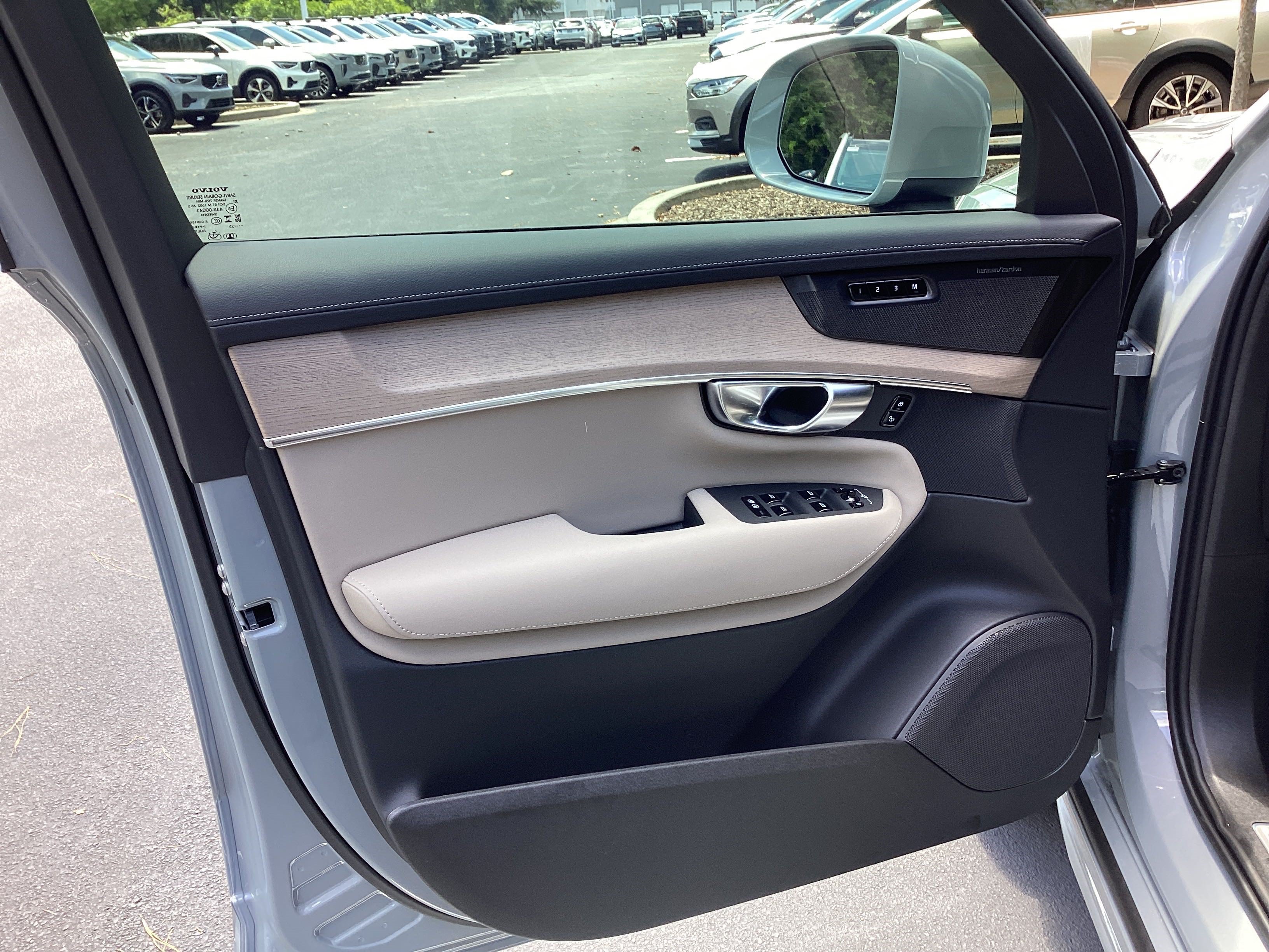 Certified 2026 Volvo XC90 B6 Plus w/ Protection Package Premier AWD/4WD image 13
