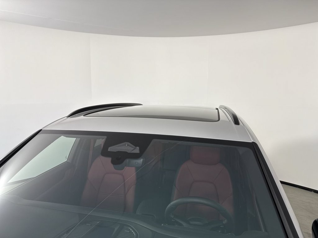 New 2026 Porsche Cayenne S AWD/4WD image 17
