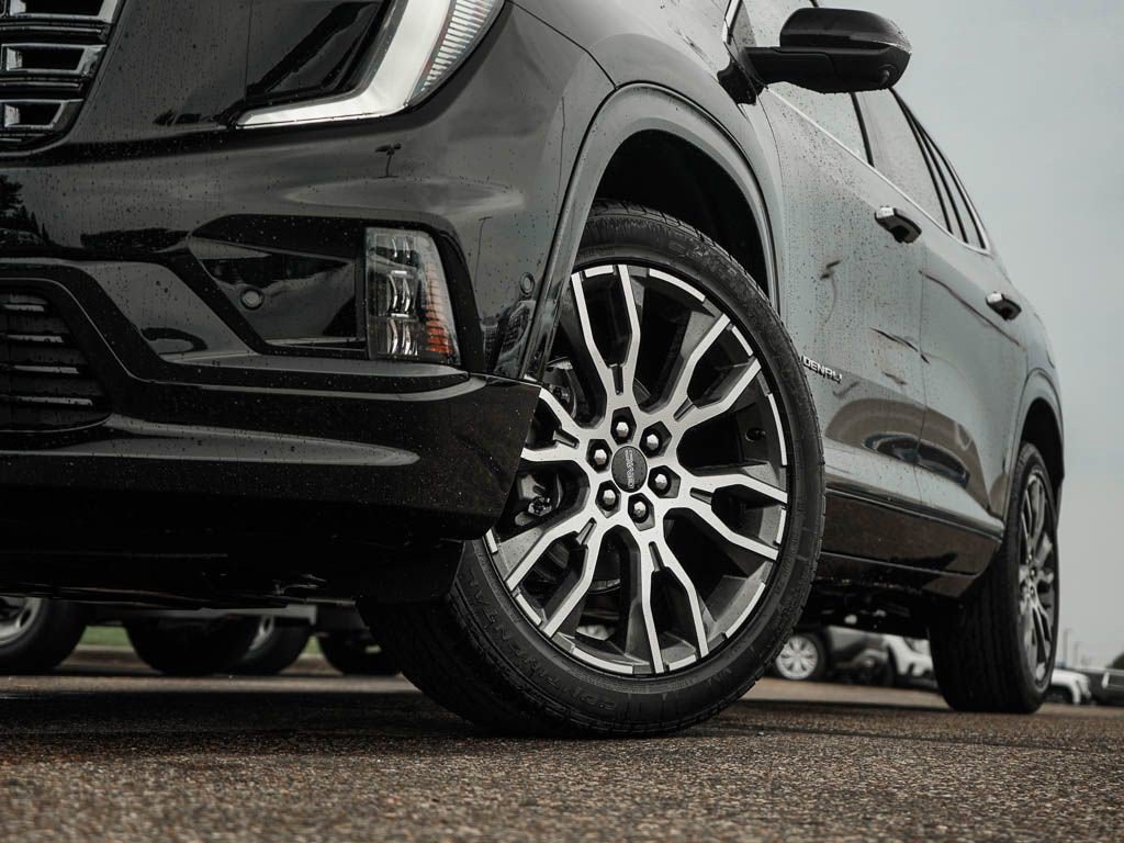 New 2027 GMC Acadia Denali Ultimate w/ LPO, Floor Liner Package AWD/4WD image 6