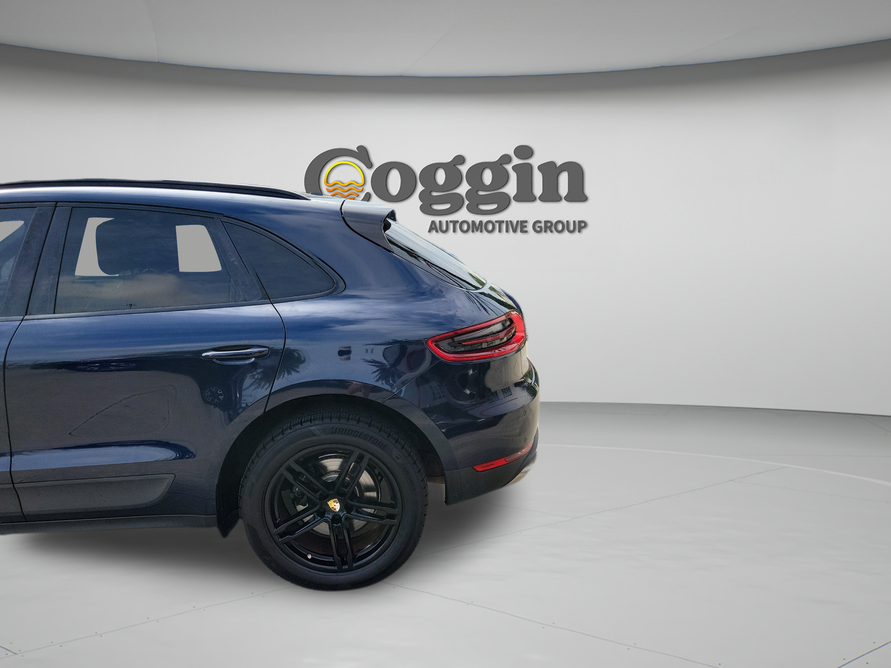 Used 2017 Porsche Macan AWD/4WD image 29