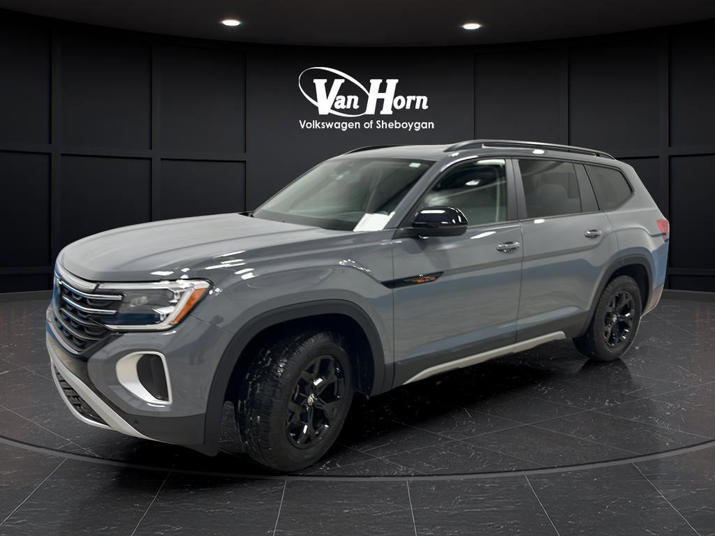 Used 2024 Volkswagen Atlas Peak Edition SEL image 3