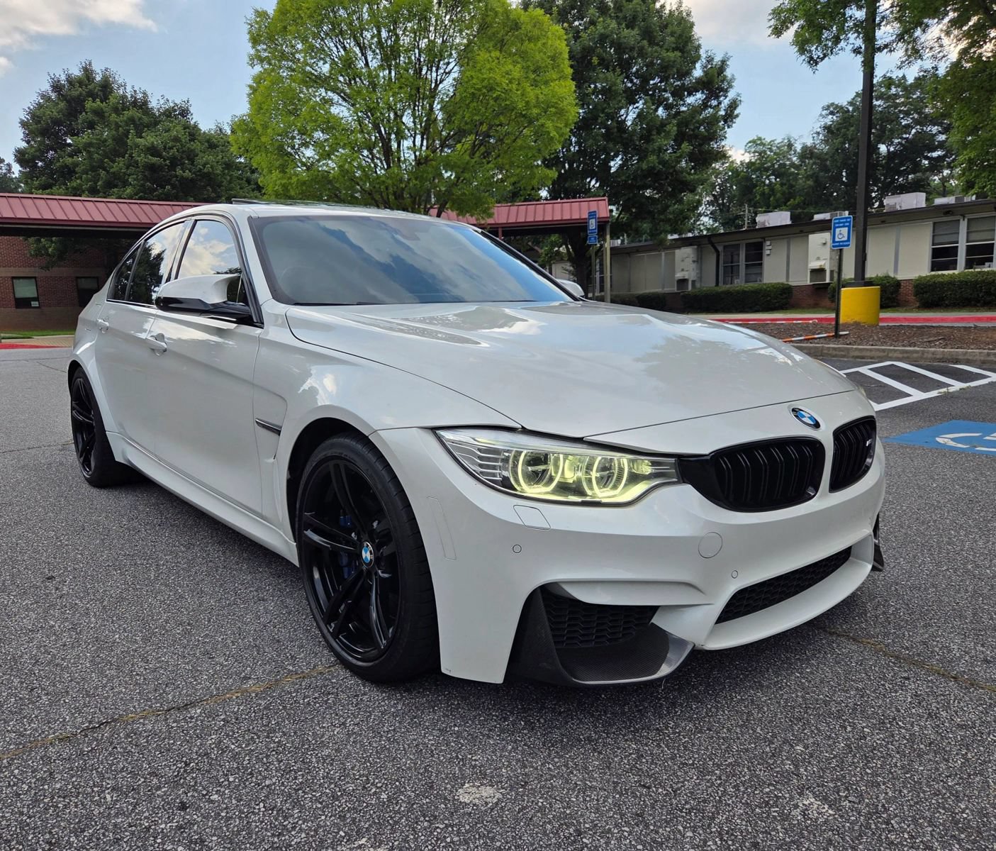 Used 2016 BMW M3 RWD image 5