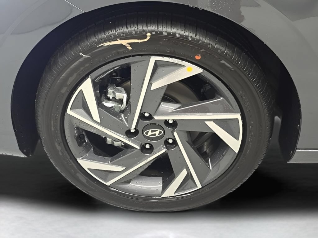New 2026 Hyundai Elantra Limited FWD image 32
