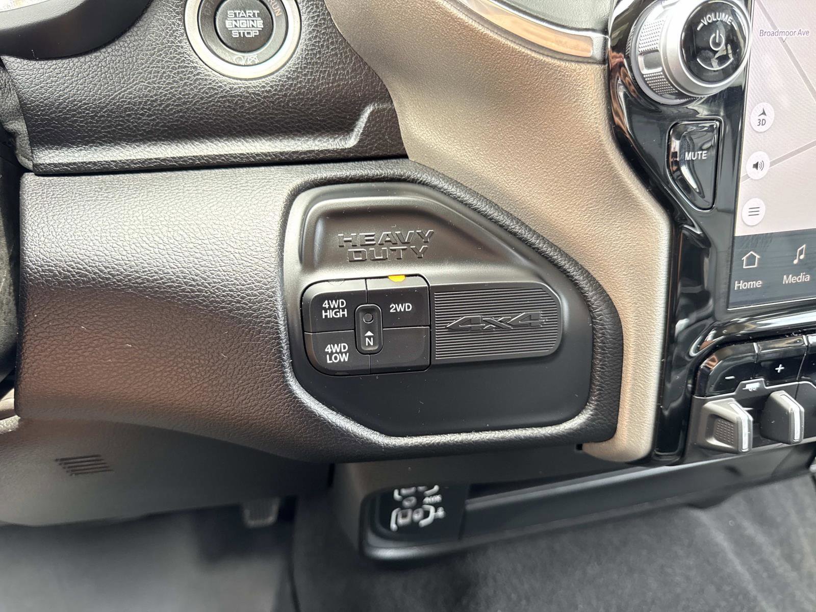 Used 2024 RAM 2500 Laramie AWD/4WD image 26