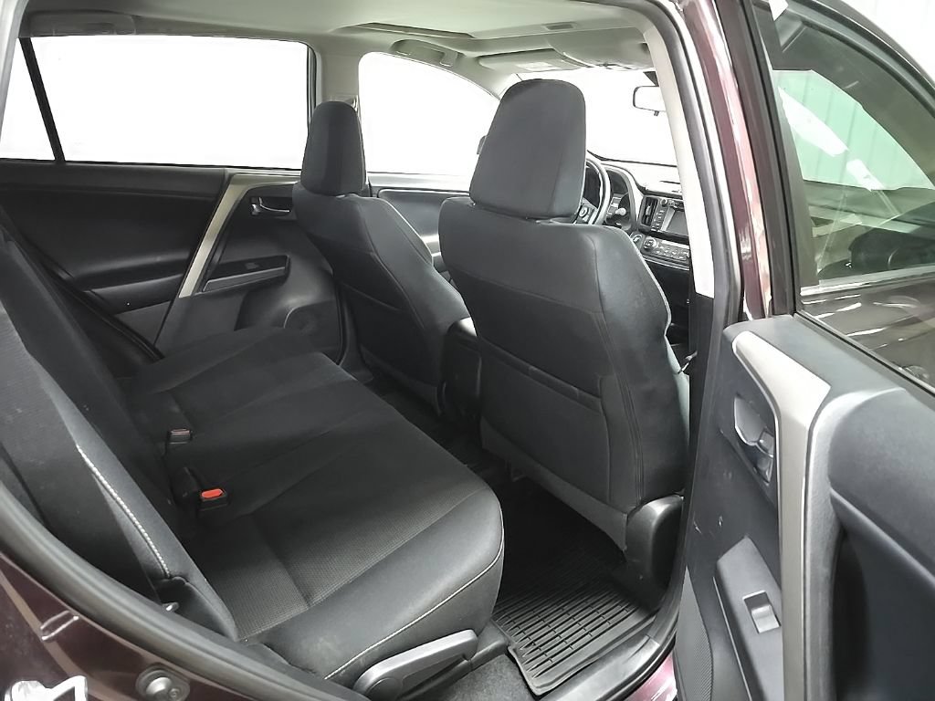Used 2018 Toyota RAV4 XLE w/ Plus Extra Value Package AWD/4WD image 18