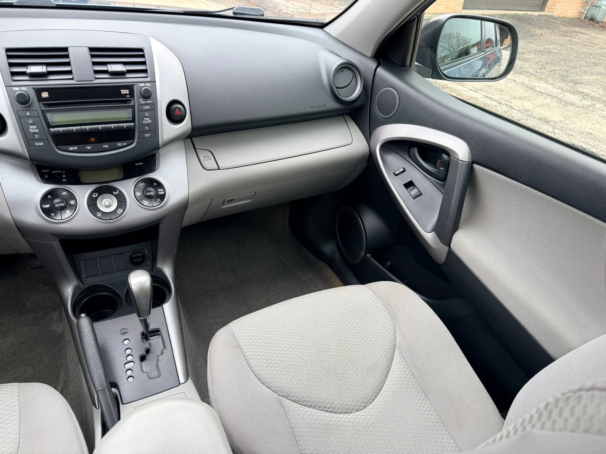 Used 2008 Toyota RAV4 Limited image 11