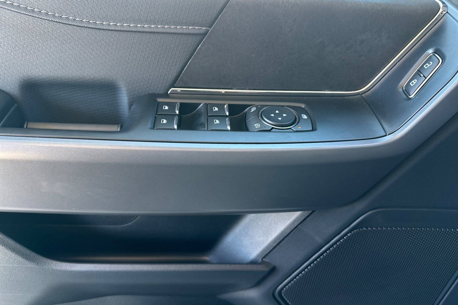 Used 2025 Ford F150 XLT w/ Equipment Group 302A MID image 11