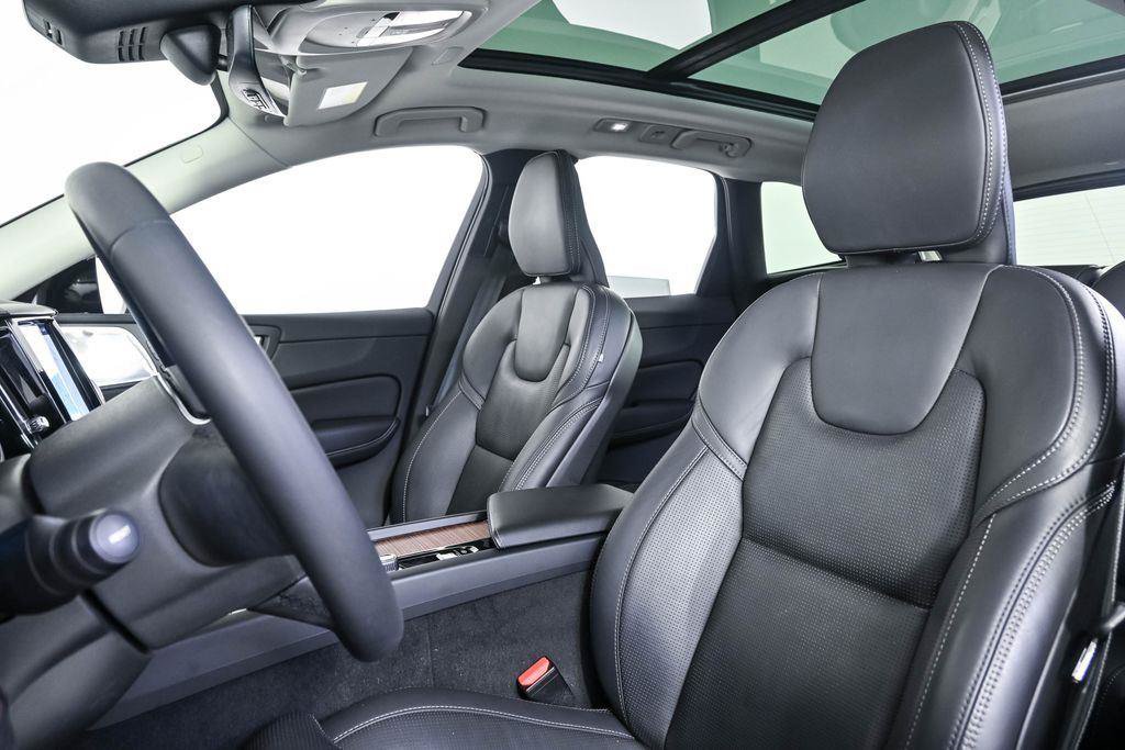 Used 2024 Volvo XC60 B5 Ultimate AWD/4WD image 7