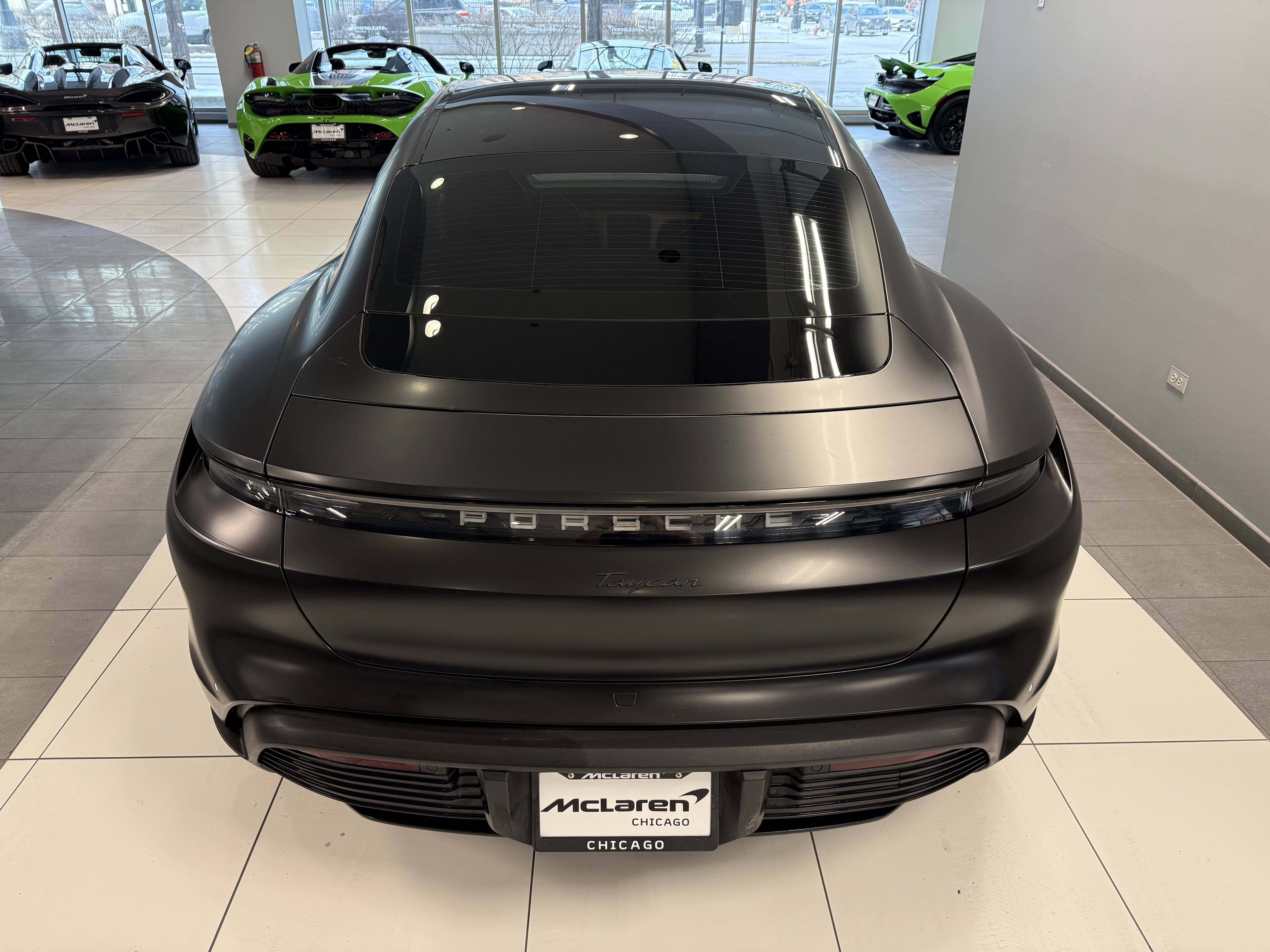 Used 2022 Porsche Taycan image 3