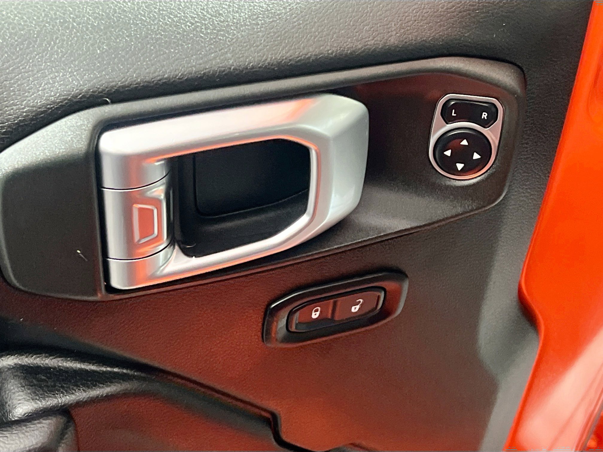 Used 2018 Jeep Wrangler Unlimited Rubicon w/ LED Lighting Group image 16