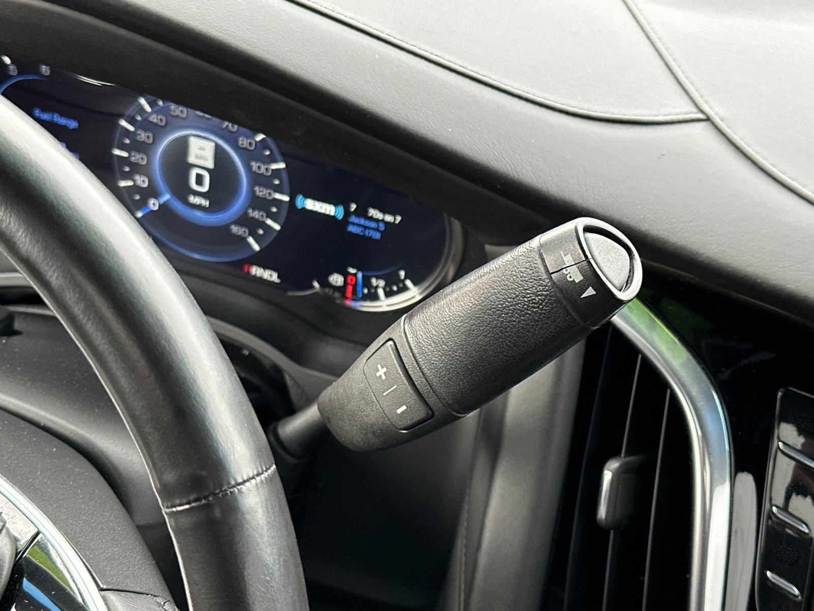 Used 2017 Cadillac Escalade ESV Platinum image 24