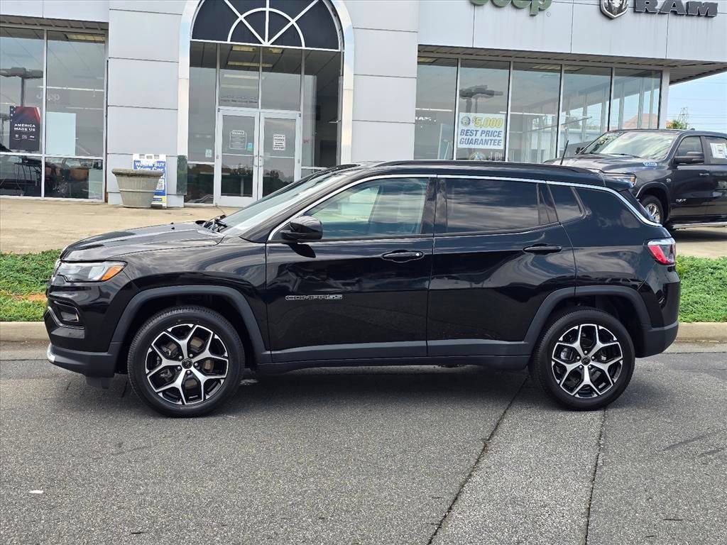 Used 2025 Jeep Compass Limited AWD/4WD image 23