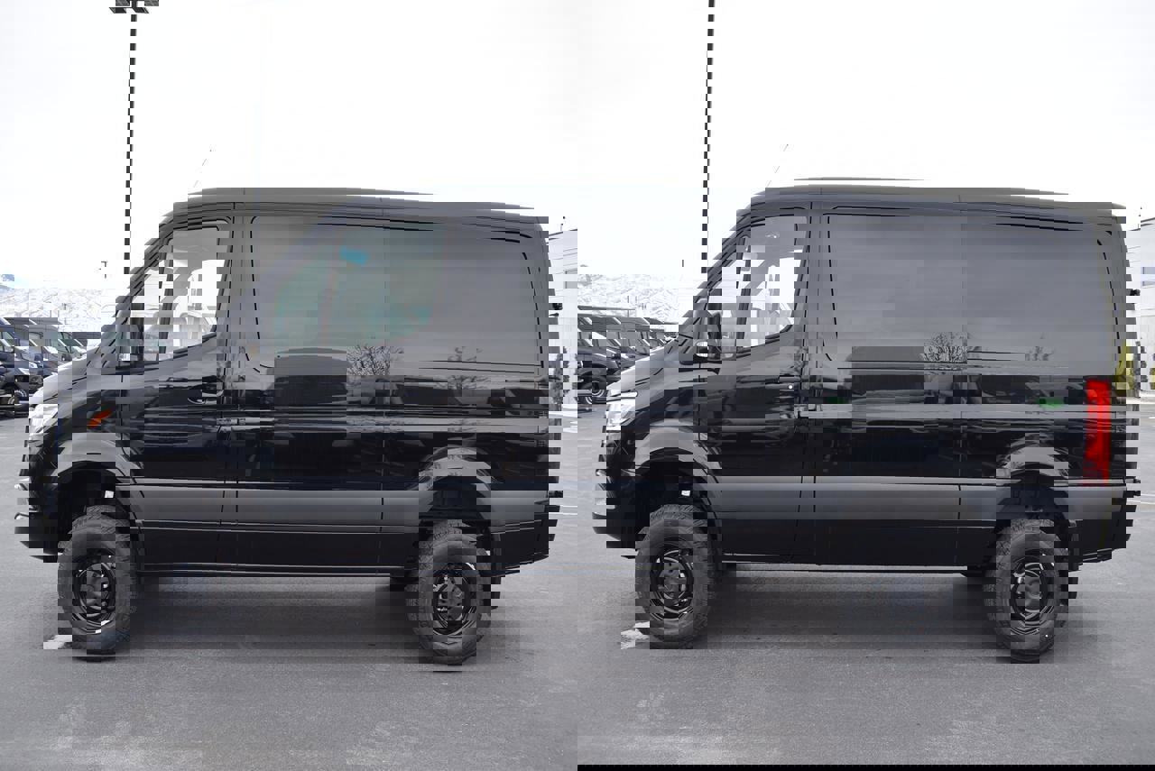 New 2025 Mercedes-Benz Sprinter 2500 image 3