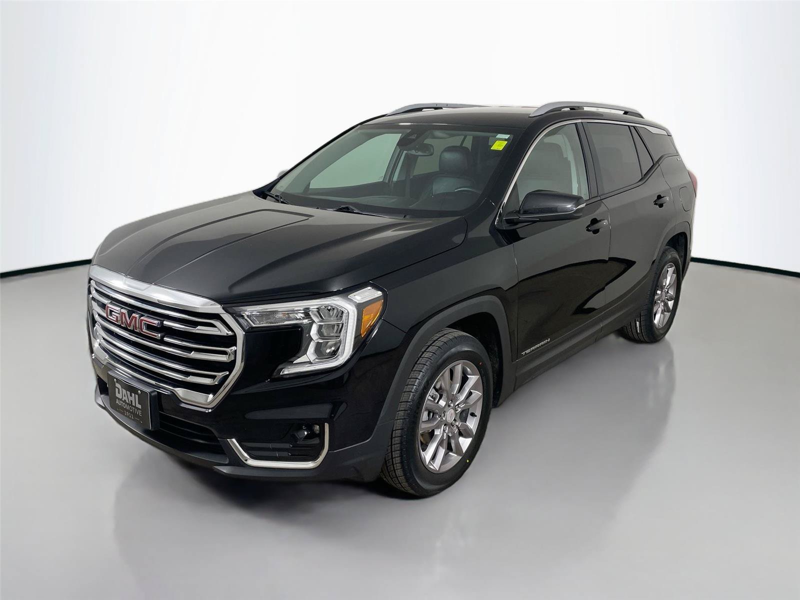 Used 2024 GMC Terrain SLT AWD/4WD image 4