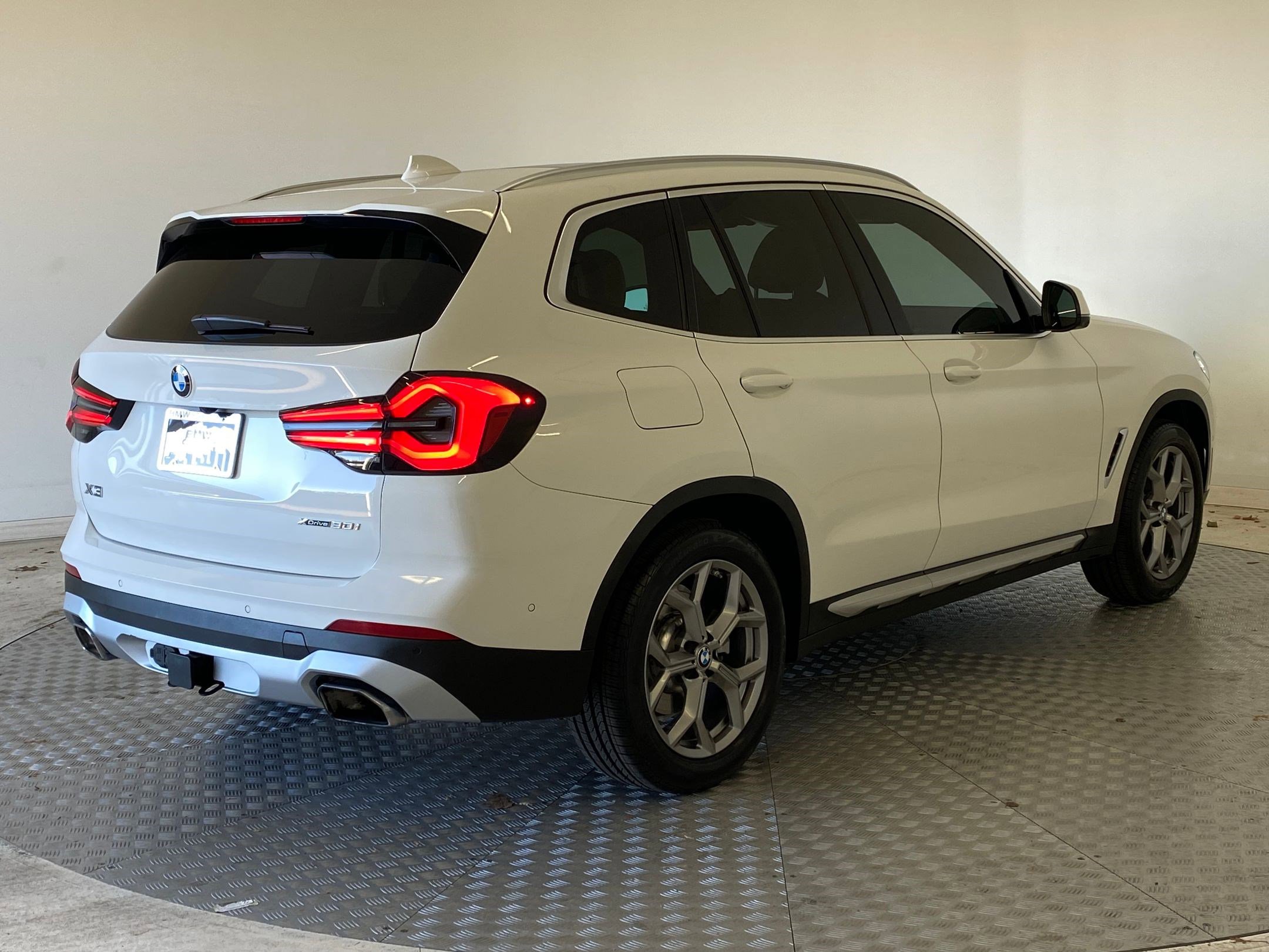 Certified 2024 BMW X3 xDrive30i w/ Convenience Package image 8