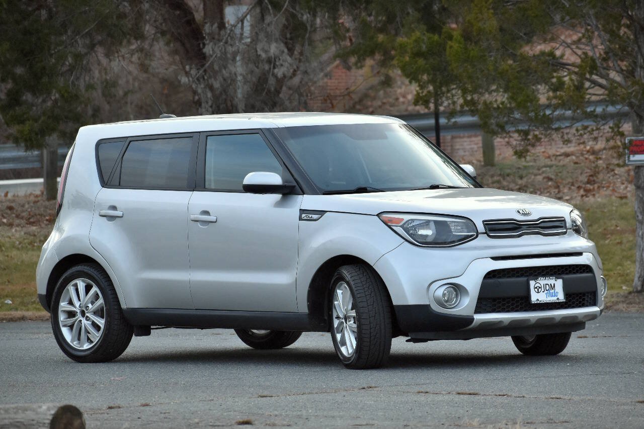 Used 2018 Kia Soul + FWD image 4