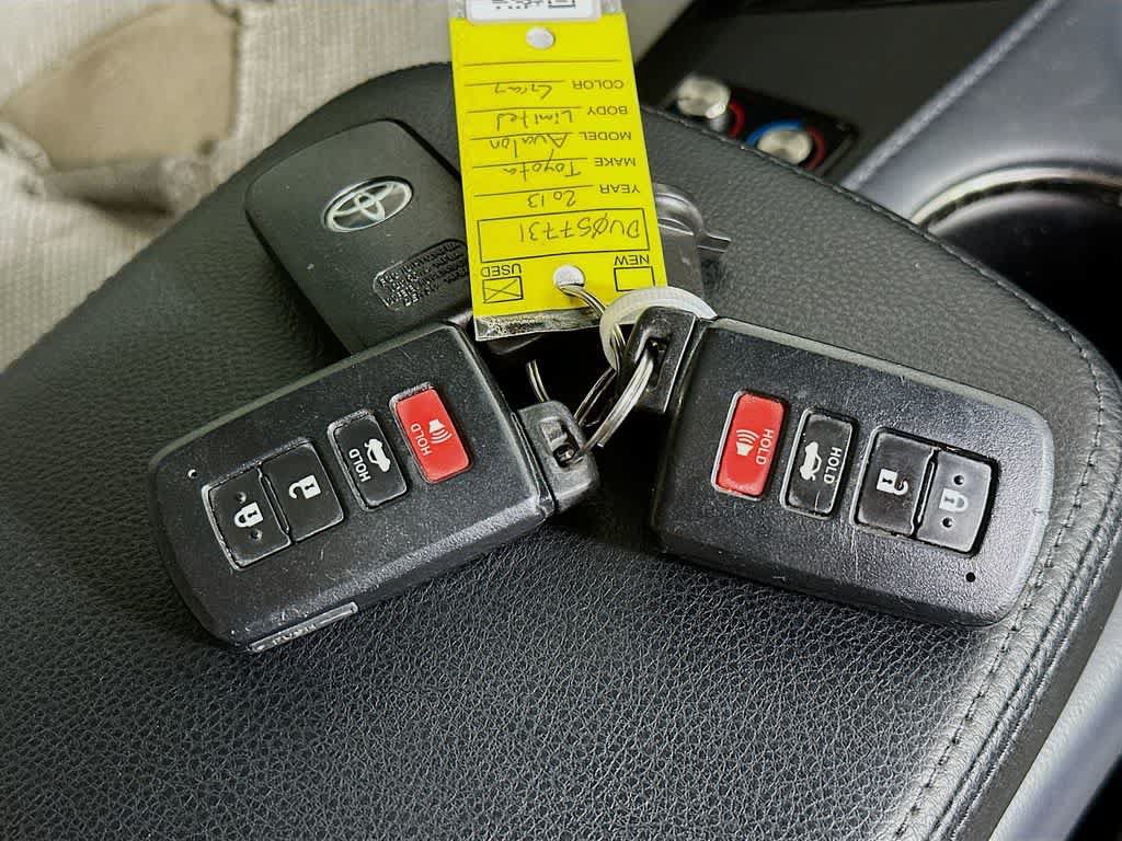 Used 2013 Toyota Avalon Limited FWD image 22