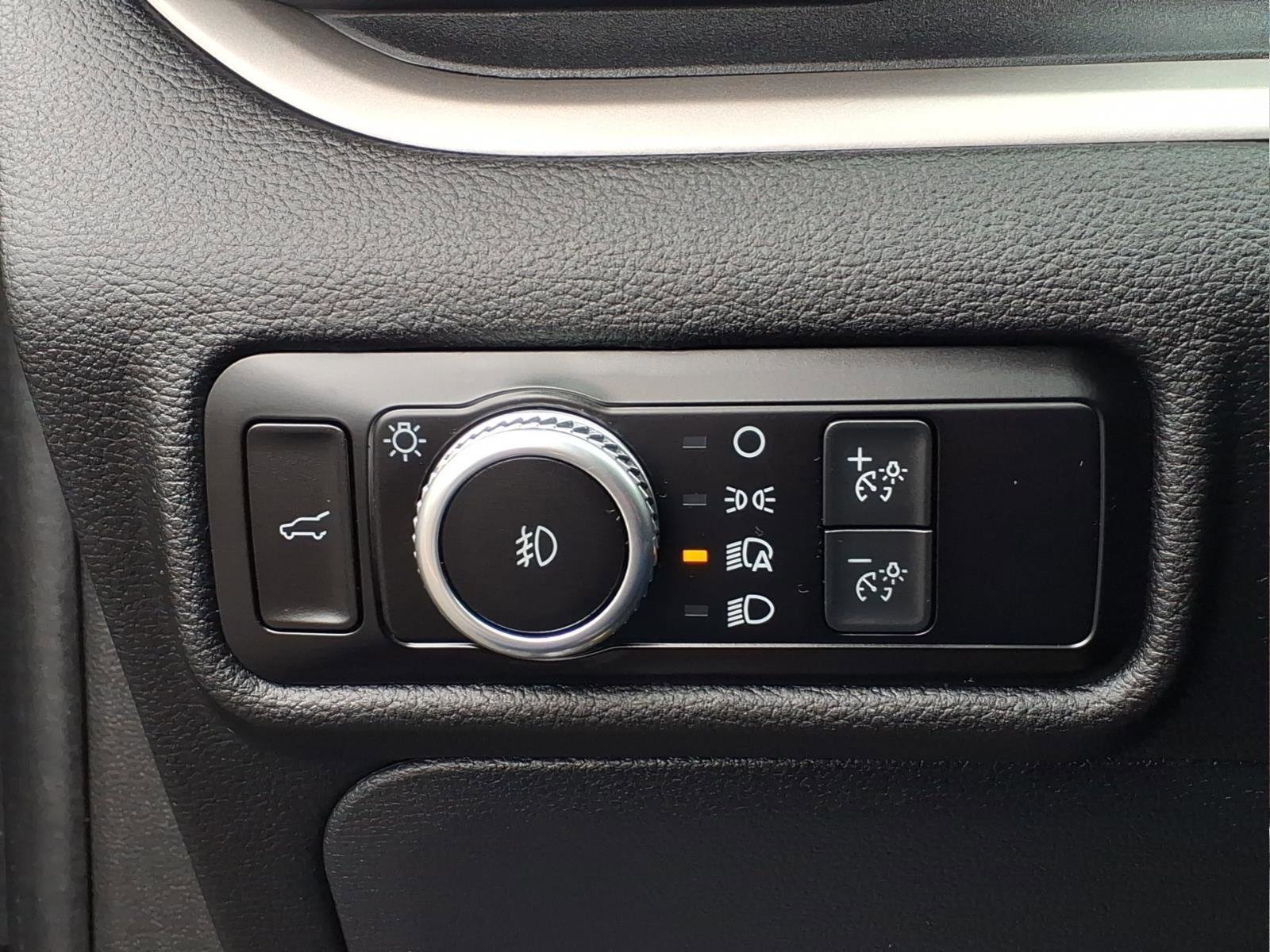 Used 2022 Ford Explorer XLT w/ Equipment Group 202A image 21