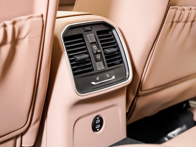 Certified 2026 Porsche Macan AWD/4WD image 25