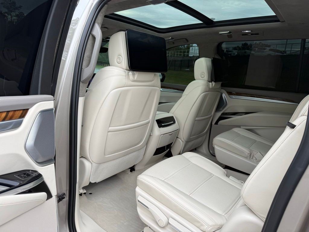 Certified 2025 Cadillac Escalade ESV Sport Platinum w/ LPO, ONYX Package AWD/4WD image 23