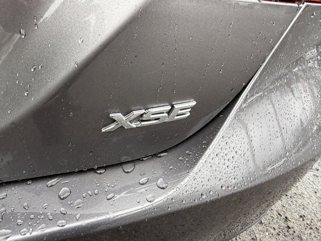 Used 2023 Toyota Camry XSE image 7