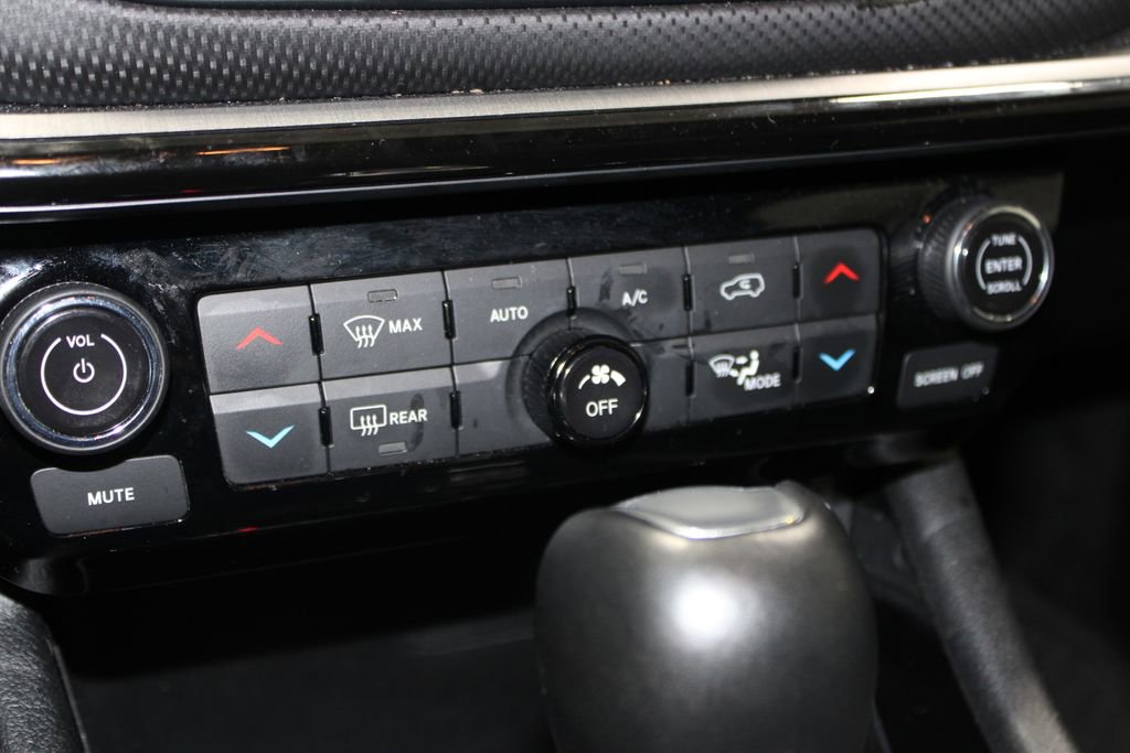 Used 2025 Jeep Compass Trailhawk image 28