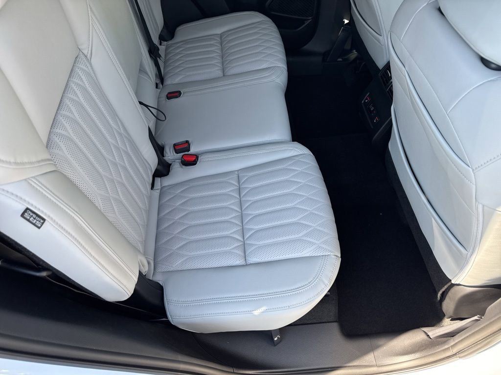 New 2026 Mitsubishi Outlander SEL FWD image 24