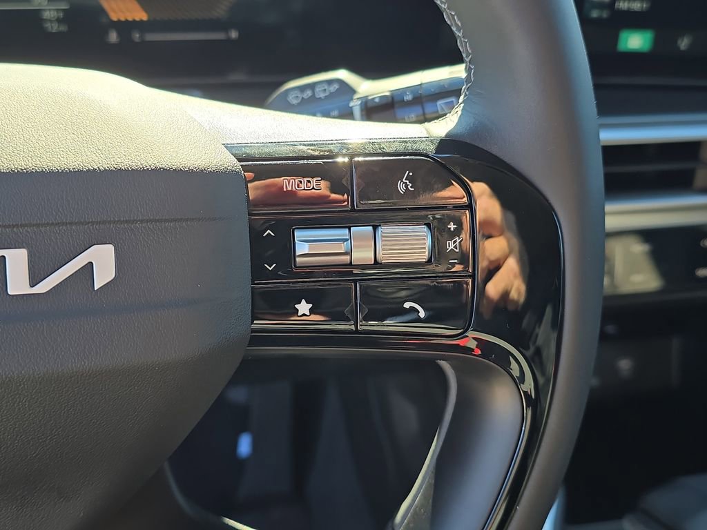 New 2026 Kia Sorento LX FWD image 30