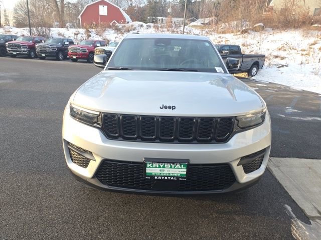 New 2025 Jeep Grand Cherokee Altitude w/ Trailer Tow Package image 2