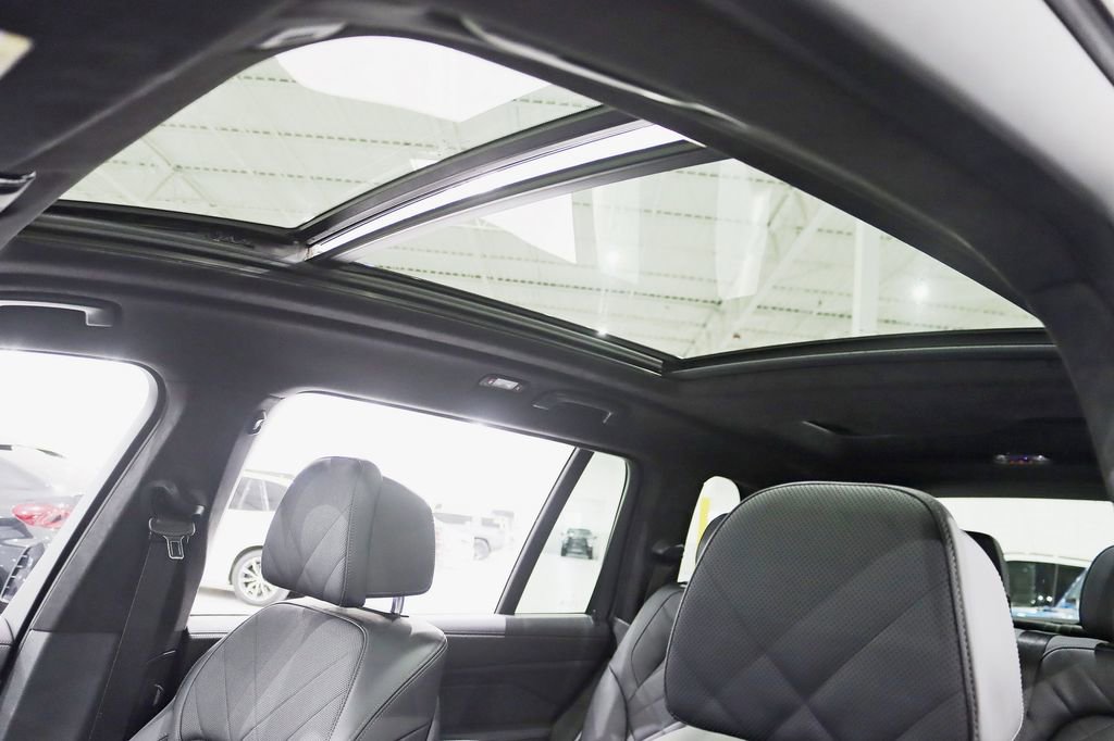 Used 2023 BMW X7 xDrive40i w/ M Sport Package image 32