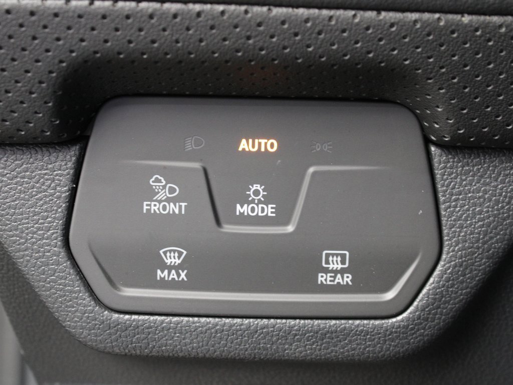 Used 2024 Volkswagen Atlas Cross Sport SEL Premium R-Line image 51