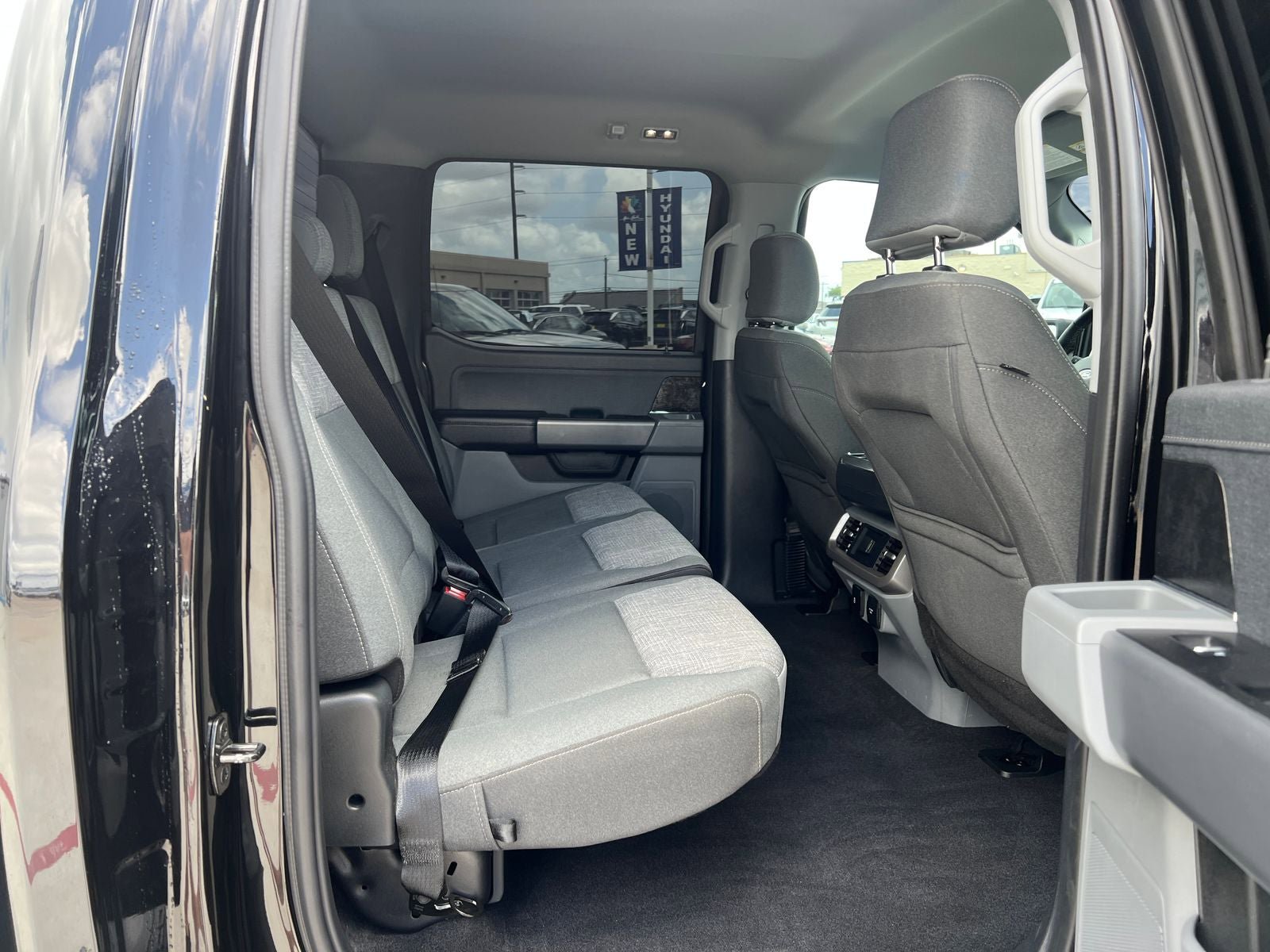 Used 2023 Ford F150 Lightning XLT AWD/4WD image 27