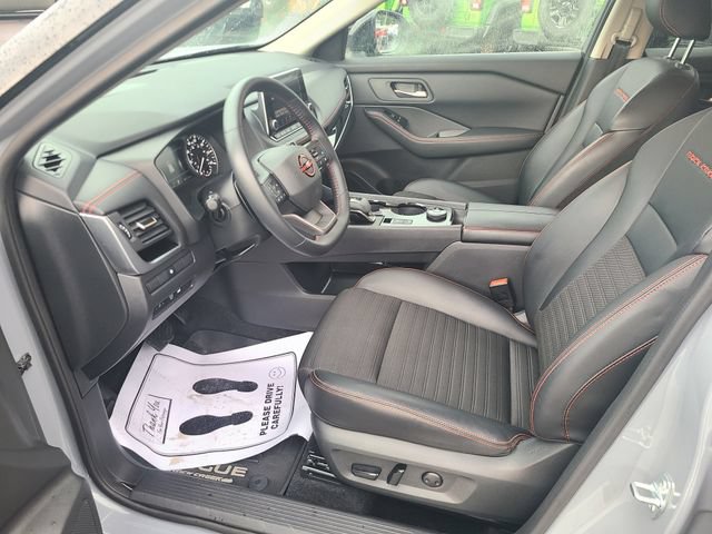 Used 2025 Nissan Rogue SV AWD/4WD image 10
