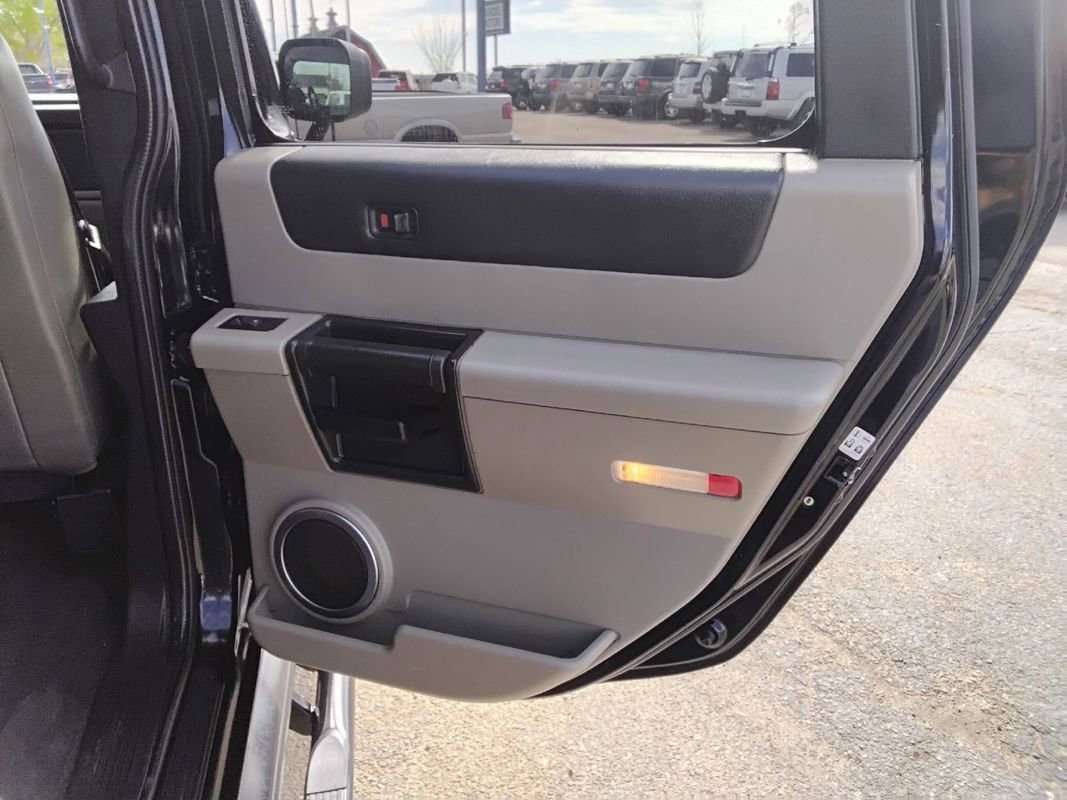 Used 2005 HUMMER H2 image 17