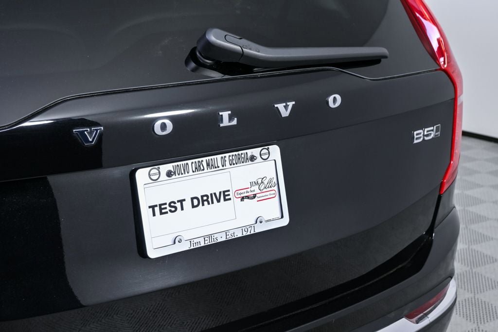 Certified 2025 Volvo XC90 B5 Core AWD/4WD image 38
