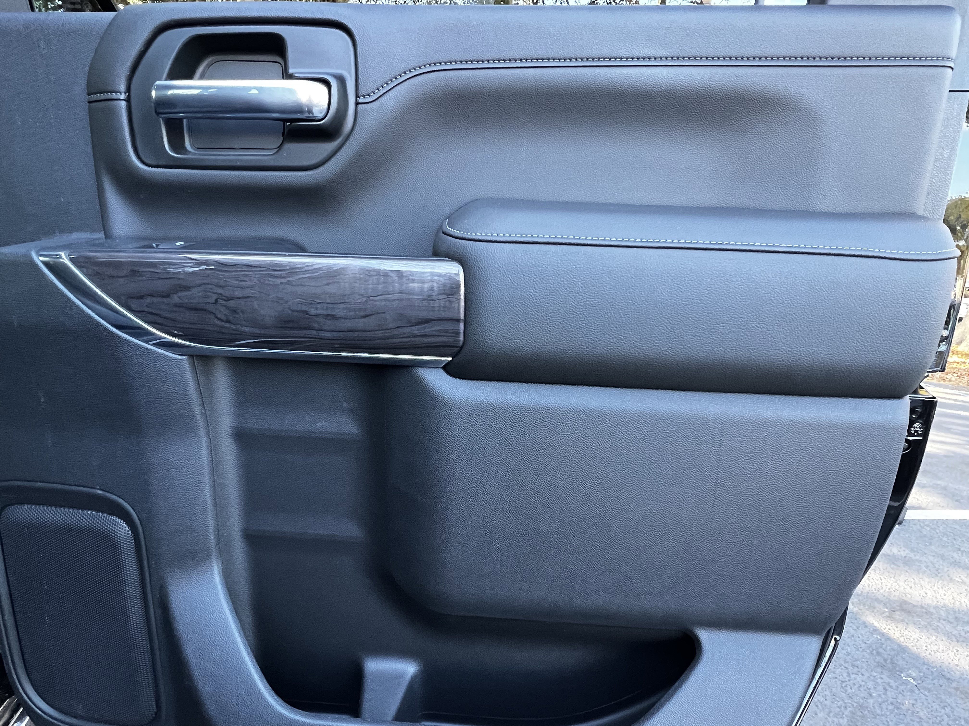 Used 2020 Chevrolet Silverado 2500 LTZ w/ LTZ Premium Package image 39