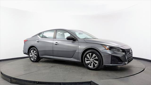 Used 2024 Nissan Altima 2.5 S FWD image 11