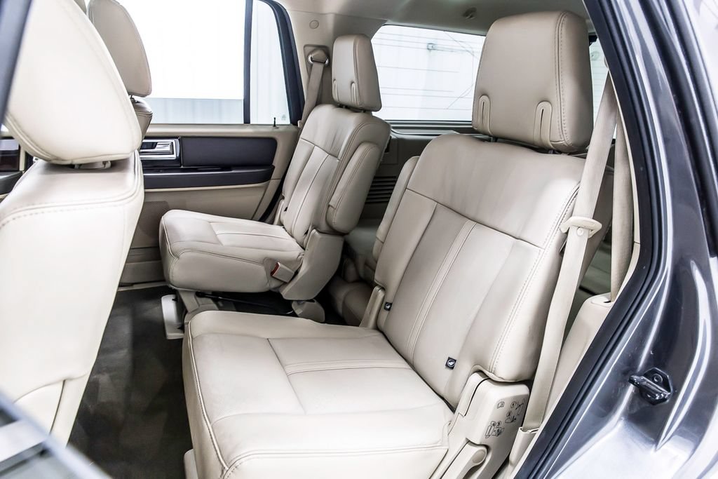 Used 2015 Lincoln Navigator 2WD w/ Equipment Group 101A Reserve image 28