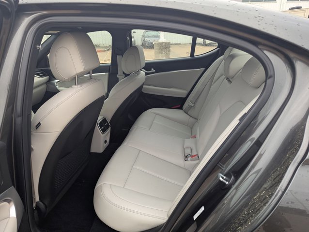 Used 2025 Genesis G70 2.5T image 12