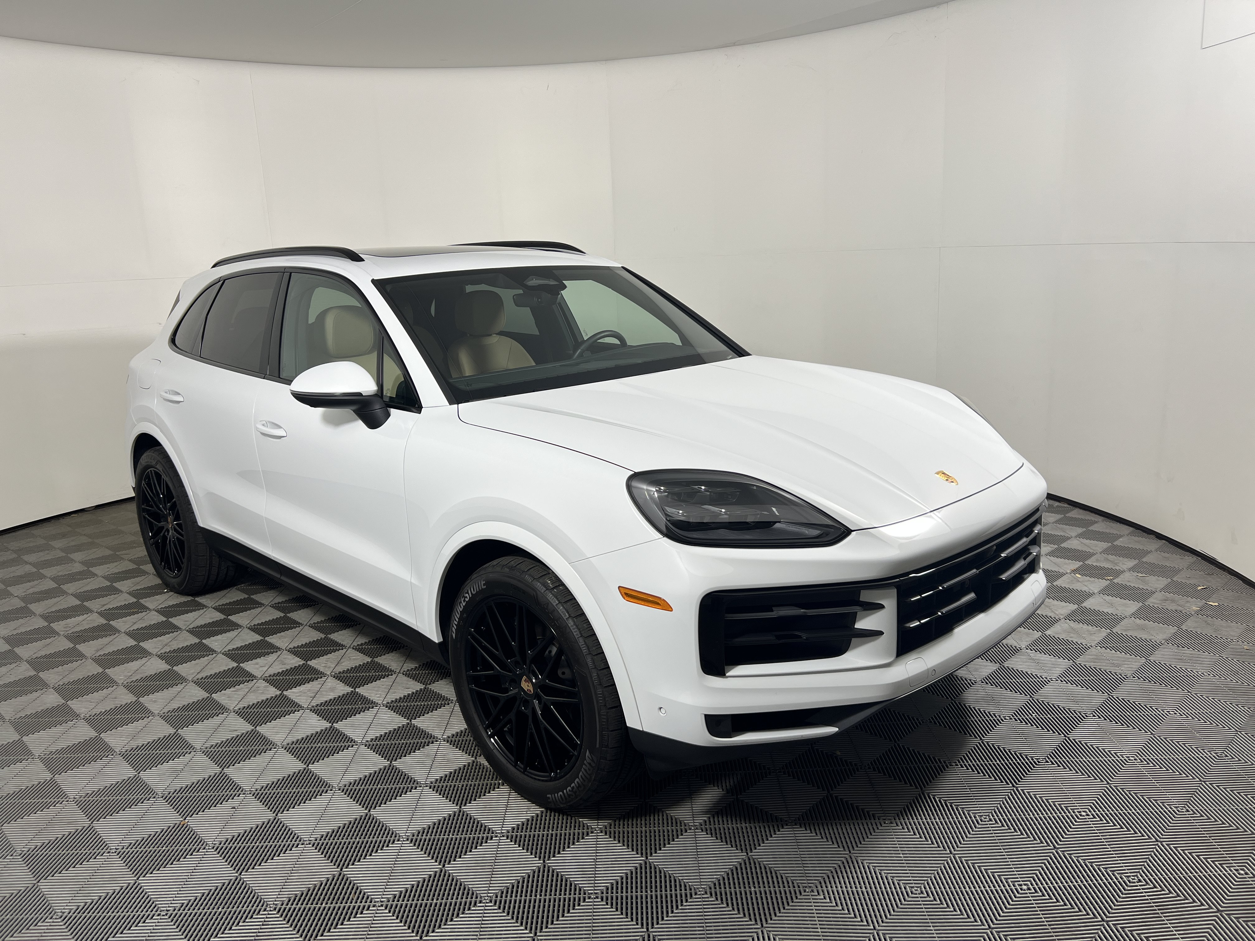 Certified 2026 Porsche Cayenne AWD/4WD image 9