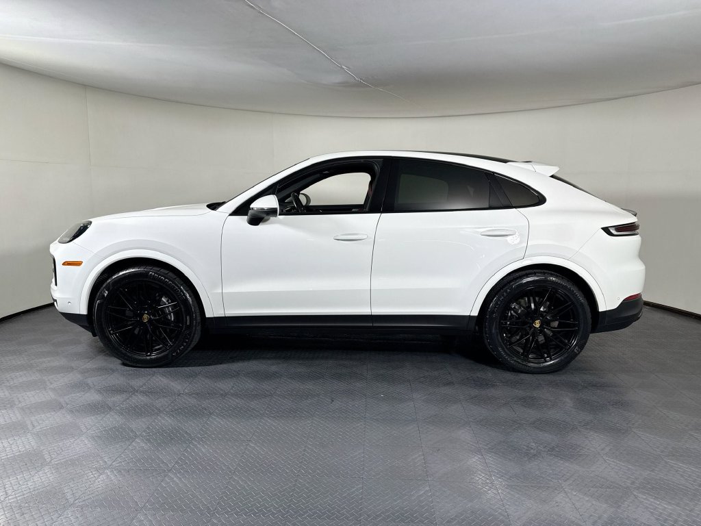 Certified 2024 Porsche Cayenne Coupe AWD/4WD image 2