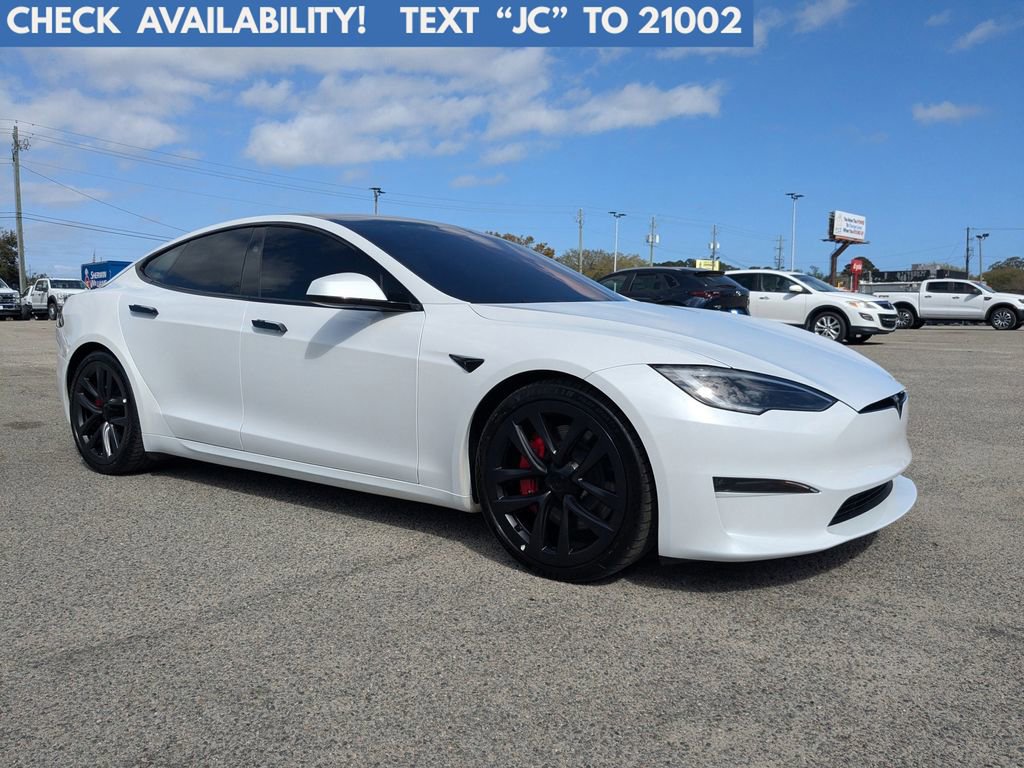 Used 2025 Tesla Model S Plaid image 1