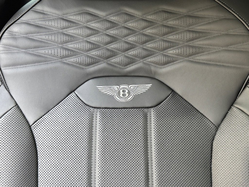 New 2025 Bentley Bentayga image 22
